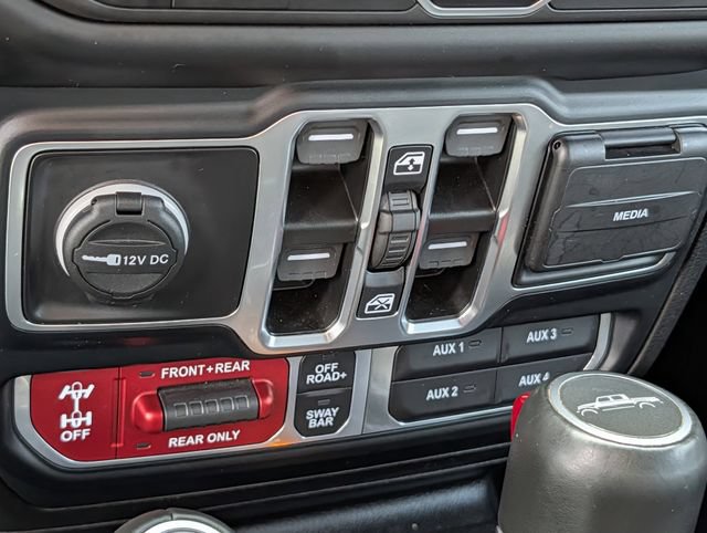 Used 2023 Jeep Gladiator Rubicon w/ LED Lighting Group AWD/4WD image 16
