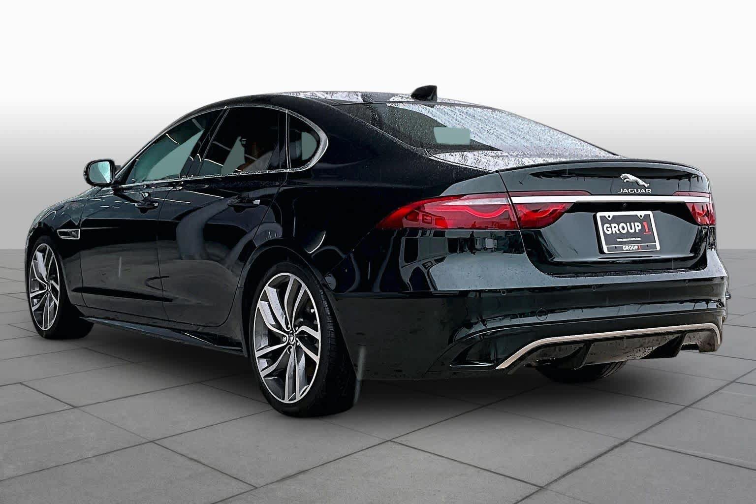Used 2024 Jaguar XF R-Dynamic SE AWD/4WD image 12