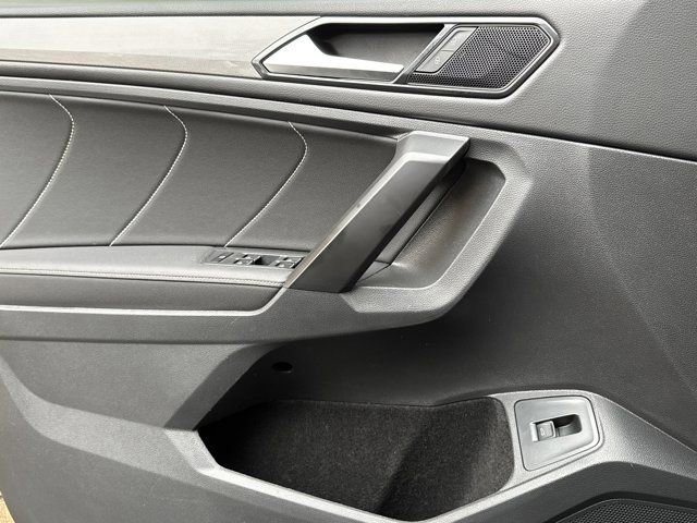 Used 2022 Volkswagen Tiguan SE image 20
