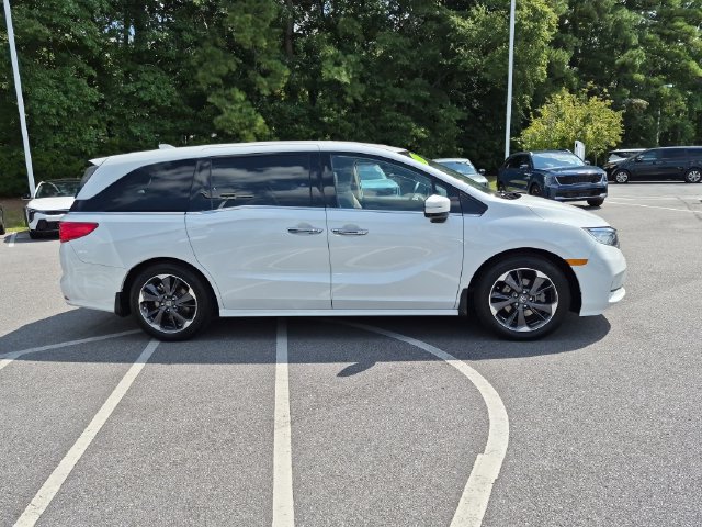 Used 2023 Honda Odyssey Elite image 2