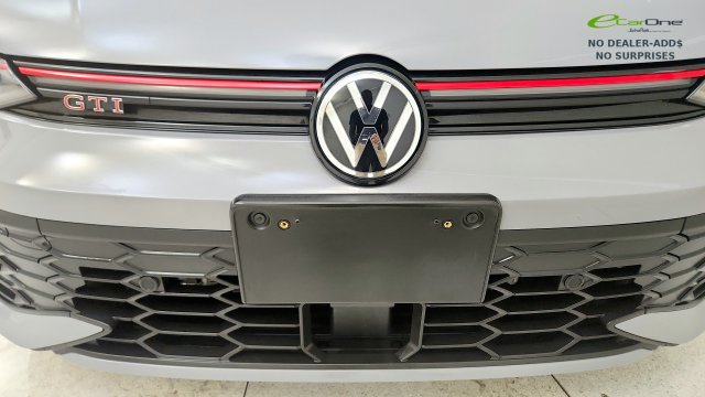 Used 2025 Volkswagen GTI SE FWD image 23