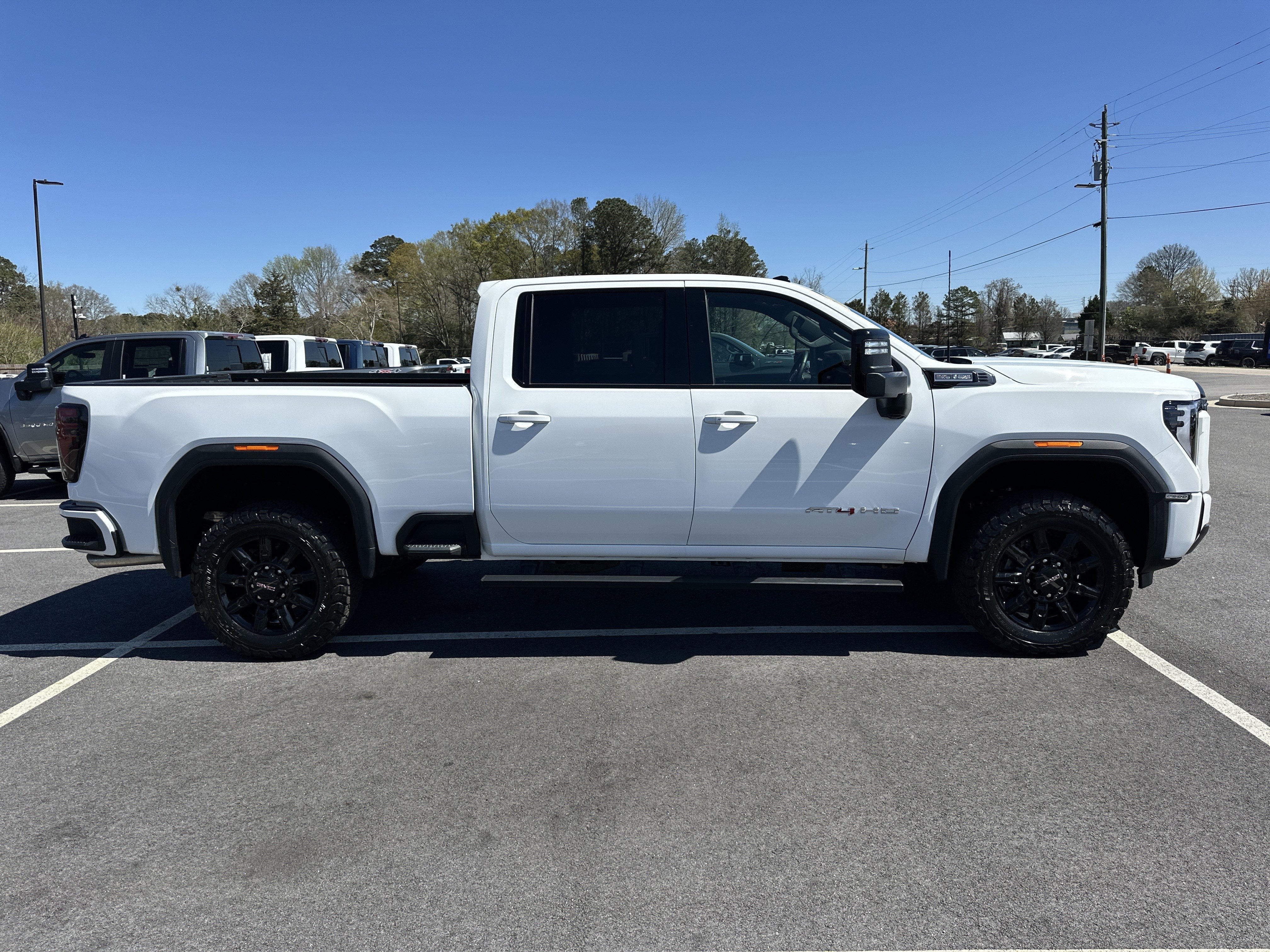 Certified 2025 GMC Sierra 2500 AT4 image 5