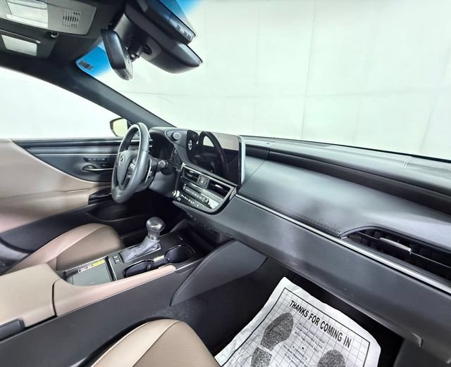 Used 2025 Lexus ES 300h w/ Premium Package FWD image 33
