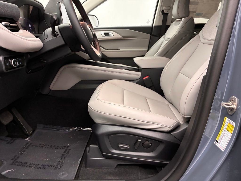 New 2026 Ford Explorer Active w/ Active Comfort Package image 18