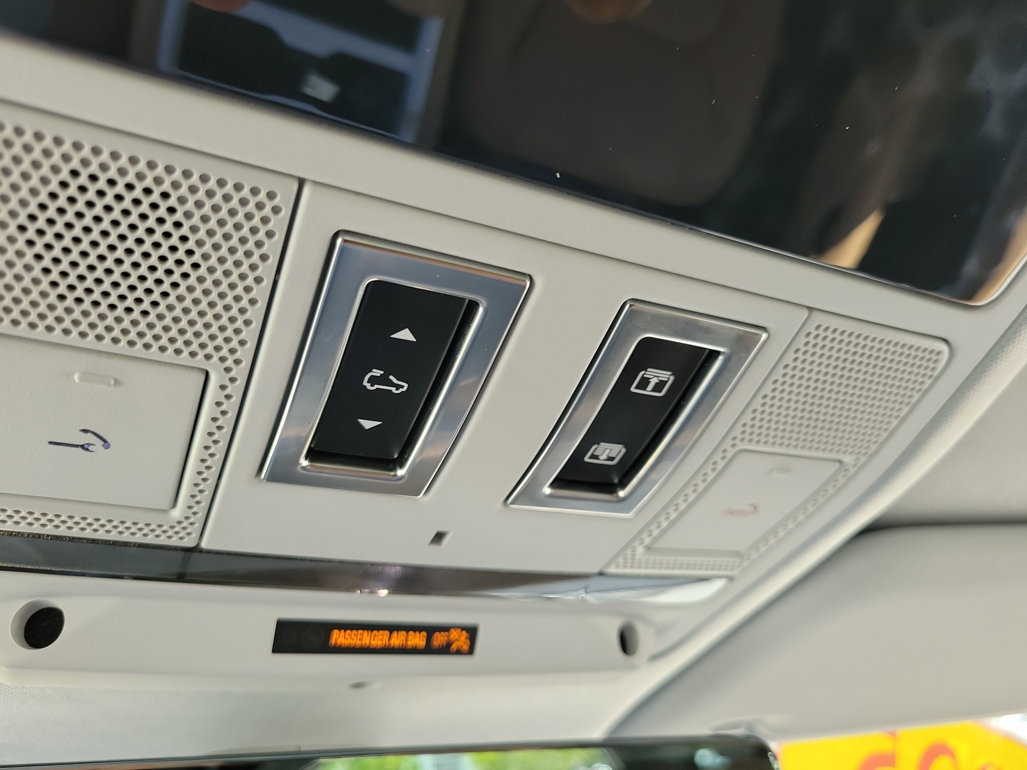 Used 2025 Land Rover Defender 110 S AWD/4WD image 19