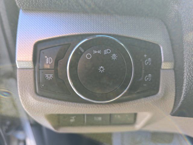 Used 2014 Ford Explorer XLT w/ Equipment Group 202A image 28