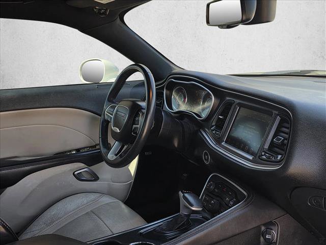 Used 2016 Dodge Challenger SXT Plus RWD image 10