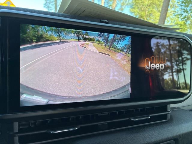 Used 2024 Jeep Wrangler Sport image 33