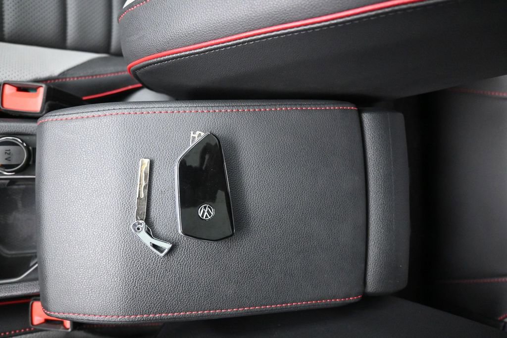 Used 2024 Volkswagen GTI SE w/ SE Leather Seats Package FWD image 9