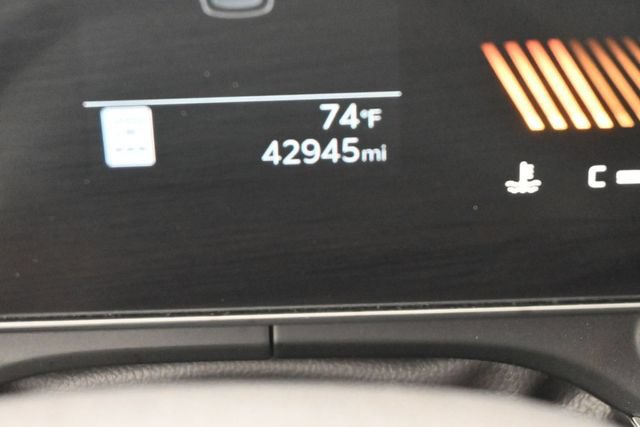Used 2025 Kia Carnival FWD image 15