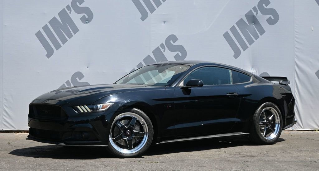 Used 2017 Ford Mustang GT Premium w/ Black Accent Package RWD image 1