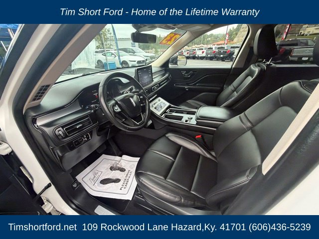 Used 2023 Lincoln Aviator AWD w/ Premium Package image 12