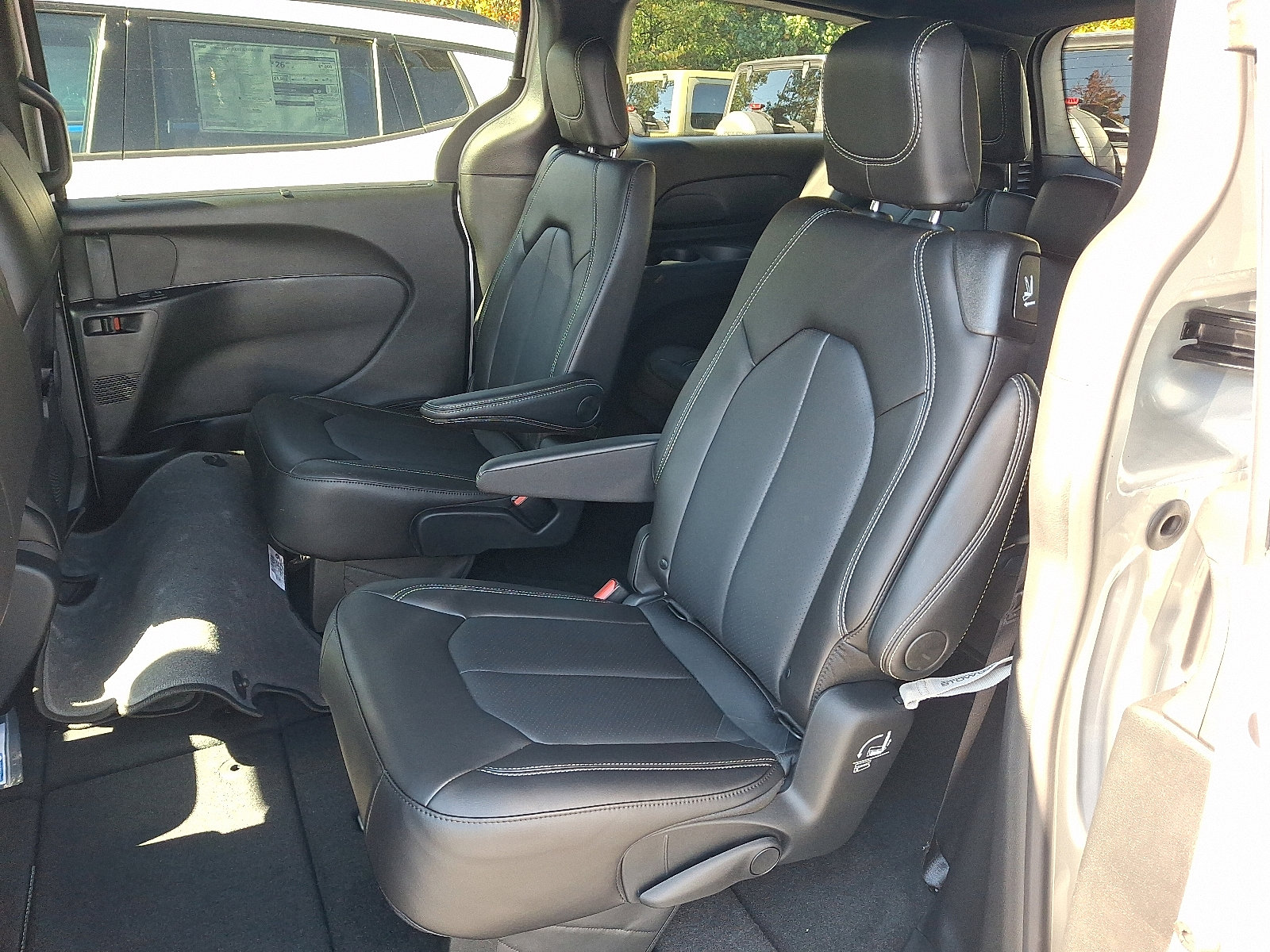 New 2026 Chrysler Voyager LX image 6