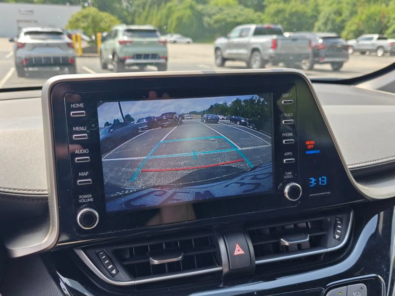 Used 2019 Toyota C-HR XLE FWD image 12