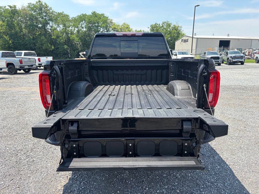 Used 2022 GMC Sierra 2500 Denali w/ Denali Black Diamond Edition AWD/4WD image 19