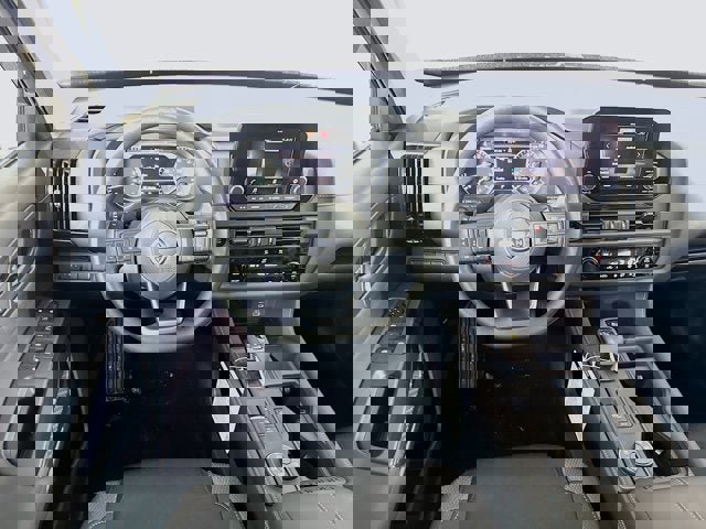 New 2025 Nissan Pathfinder S image 16