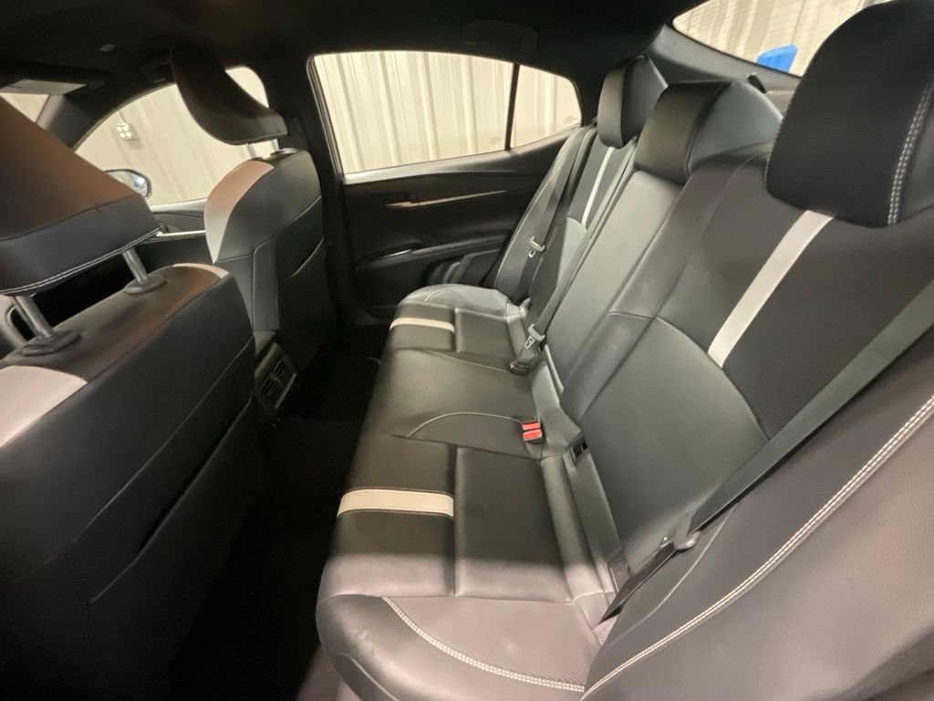 Used 2025 Toyota Camry SE FWD image 11