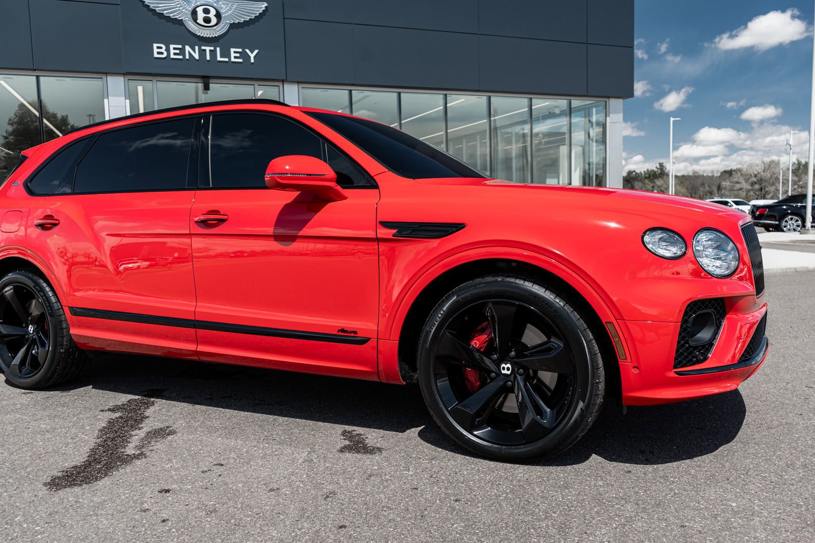 Used 2023 Bentley Bentayga Extended Wheelbase AWD/4WD image 19