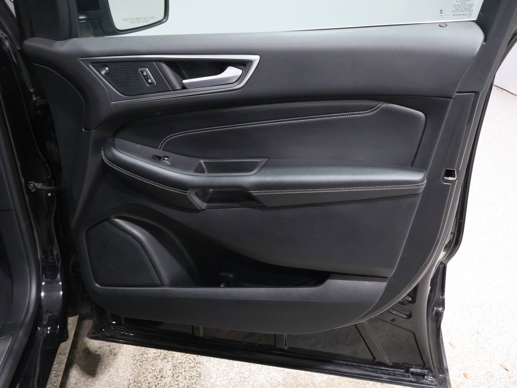 Used 2024 Ford Edge Titanium image 22
