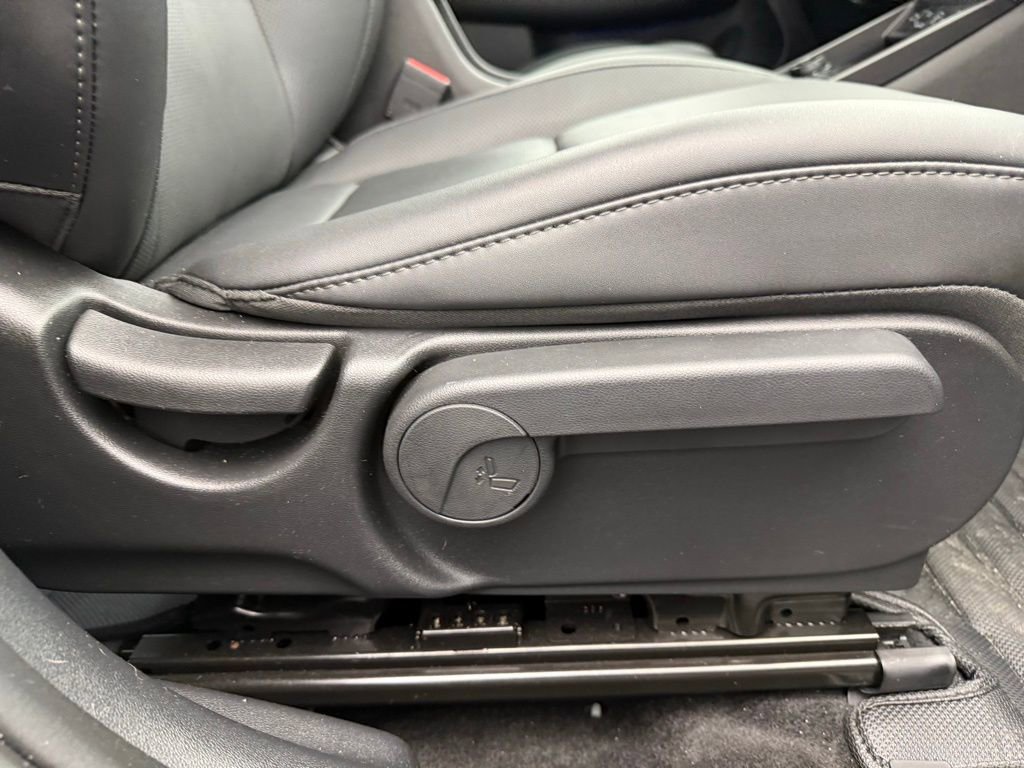 Used 2025 Hyundai Kona Limited image 52