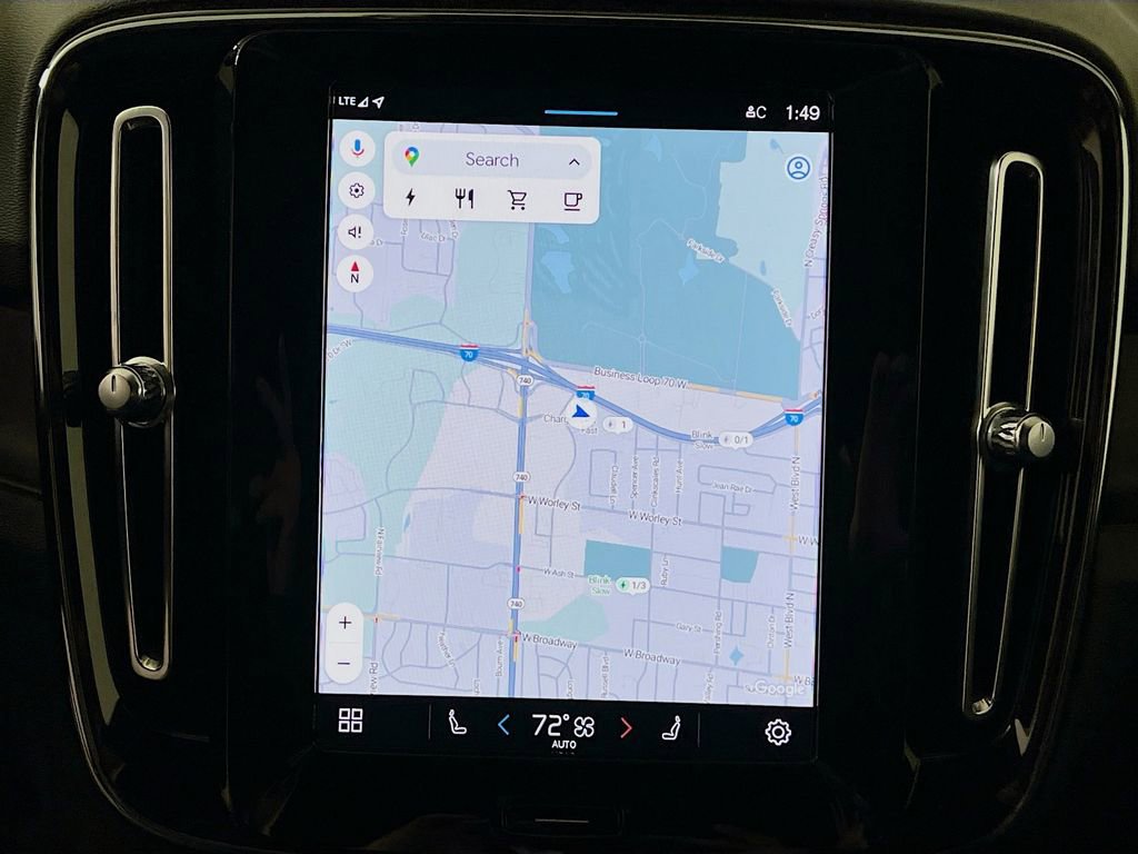 Used 2023 Volvo XC40 Recharge Core image 15