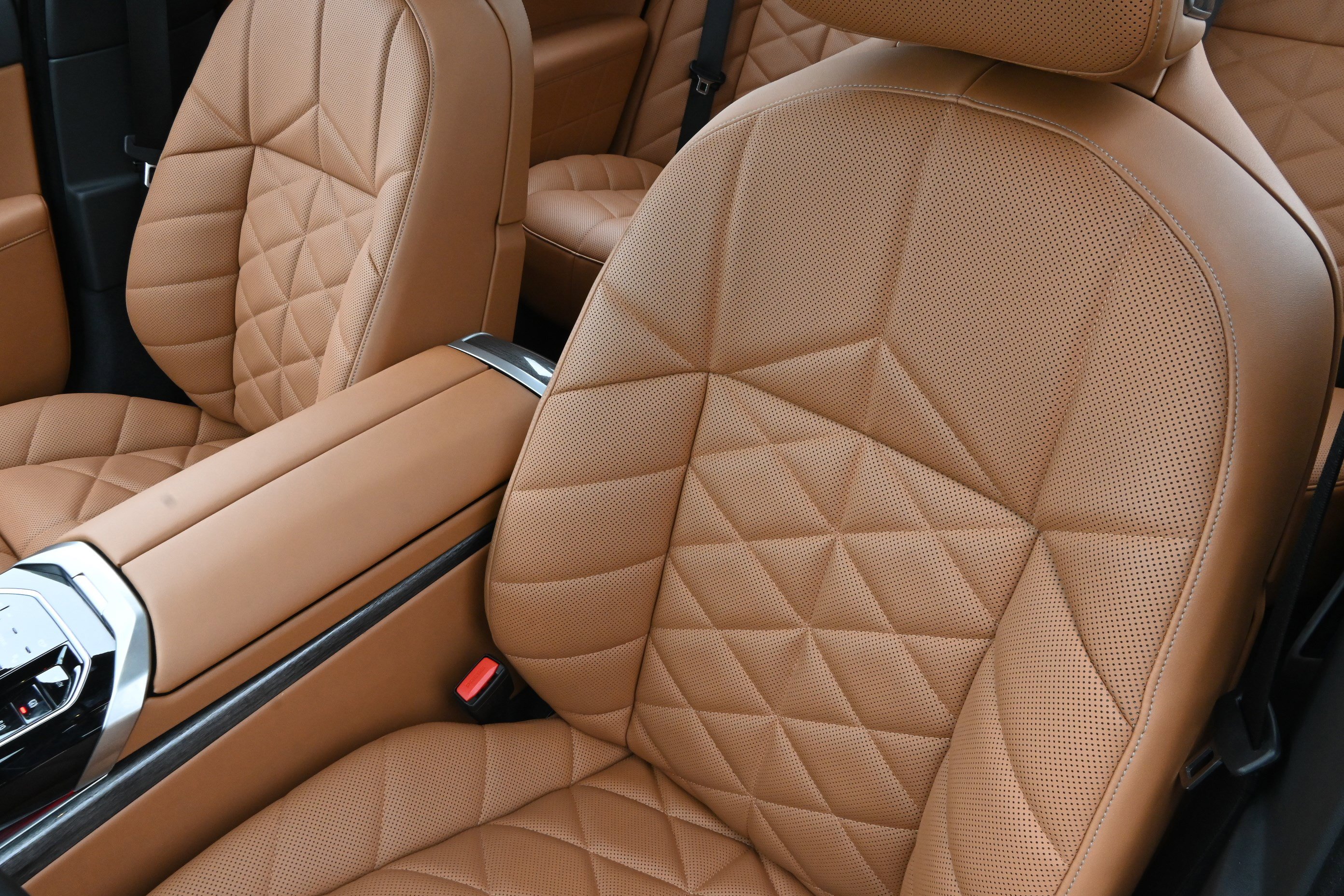 Certified 2023 BMW 740i w/ Parking Assistance Package image 12