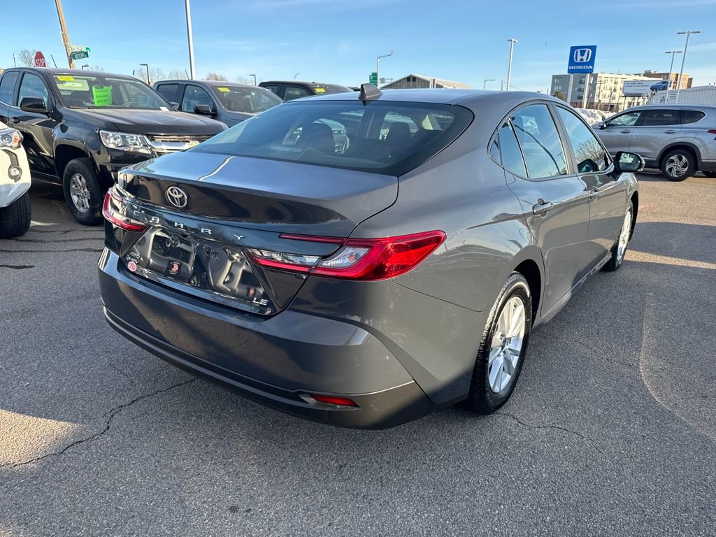 Used 2025 Toyota Camry LE image 7
