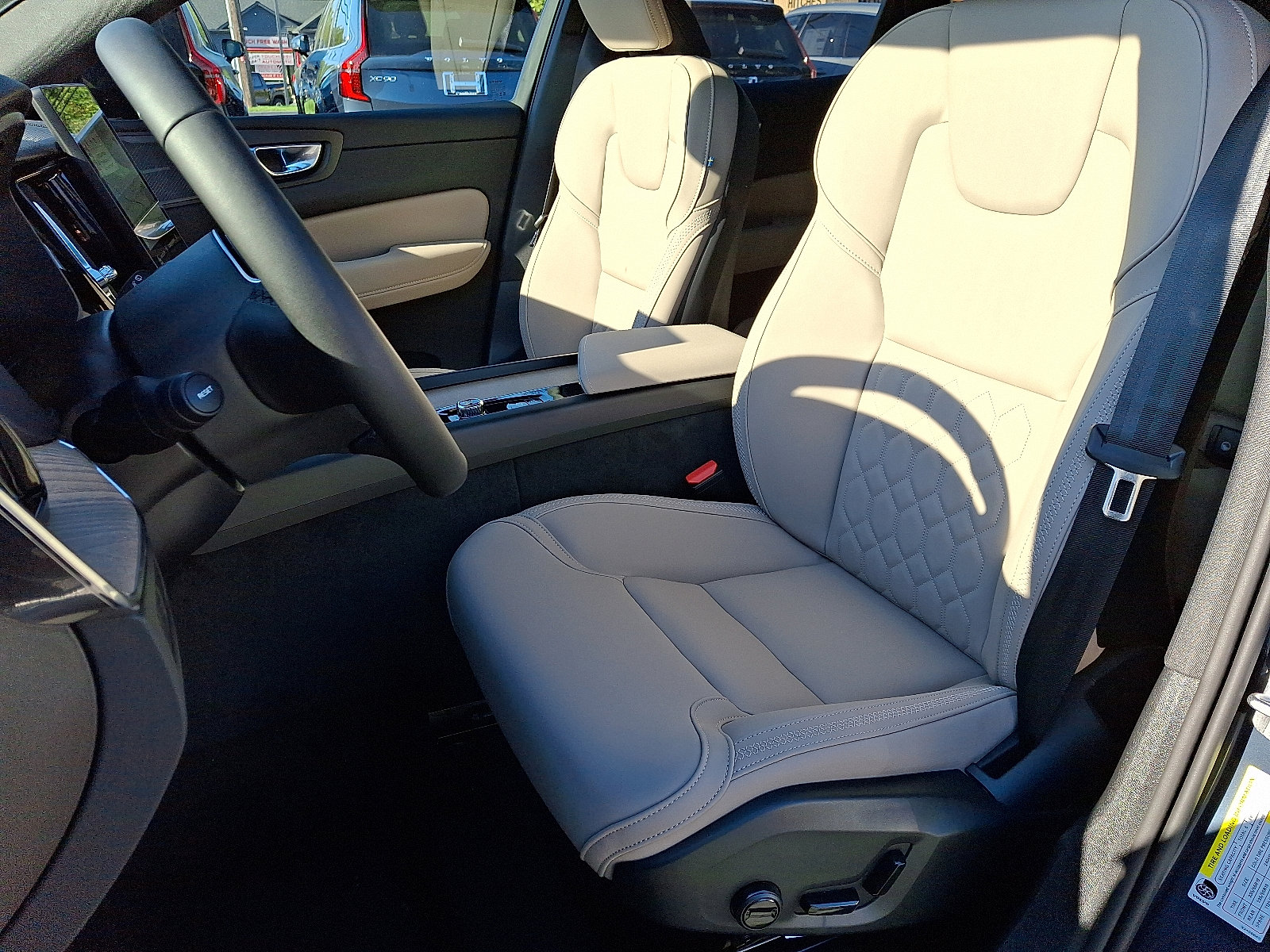 New 2026 Volvo XC60 B5 Plus w/ Protection Package Premier image 9