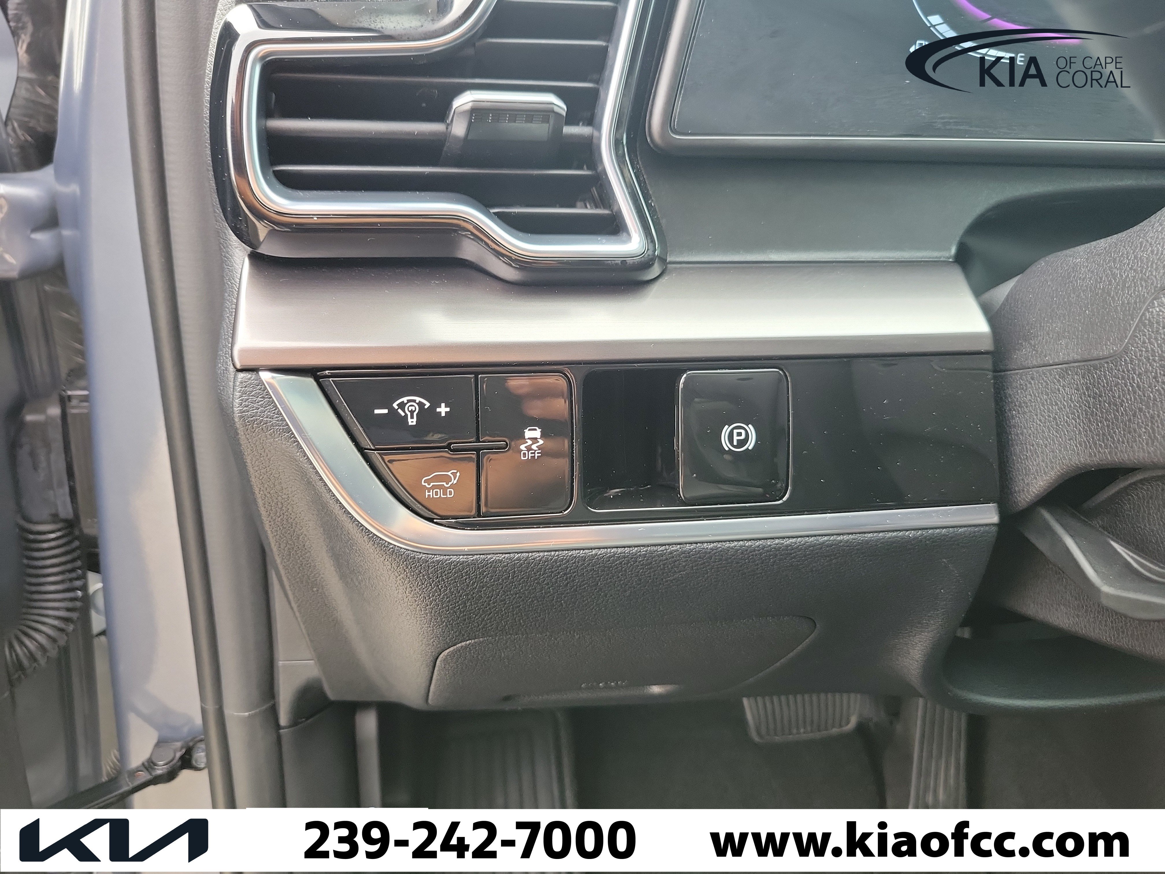 Certified 2025 Kia Sportage EX w/ Premium Package FWD image 24