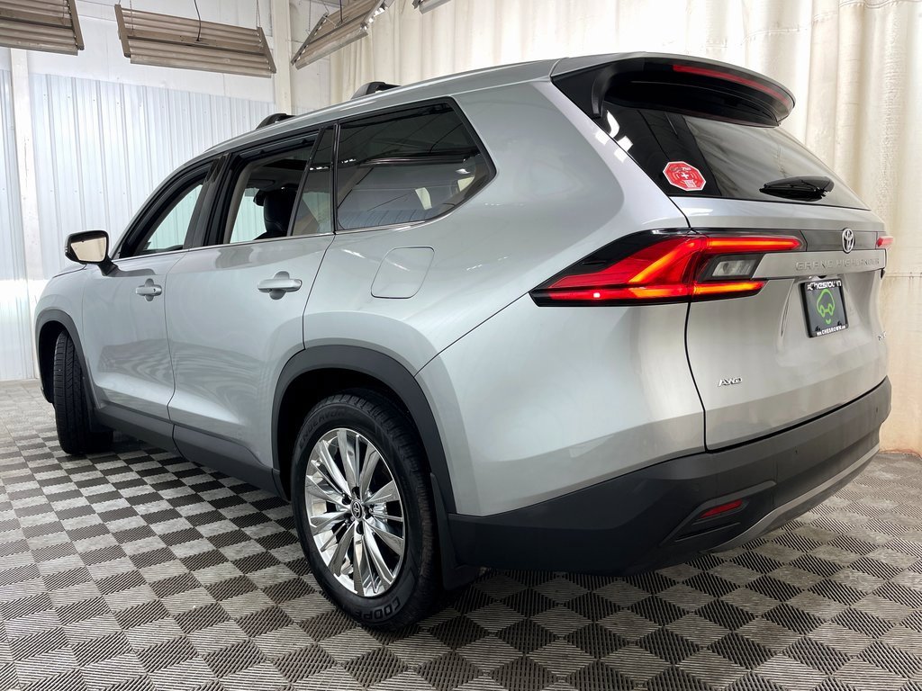 Used 2024 Toyota Grand Highlander XLE image 53