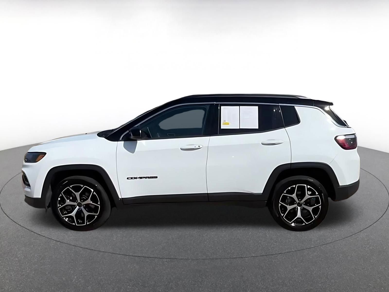 Used 2025 Jeep Compass Limited AWD/4WD image 9