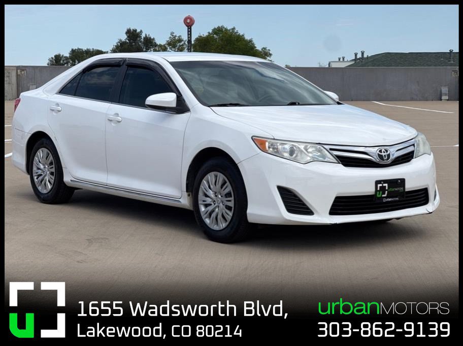 Used 2012 Toyota Camry LE FWD image 1