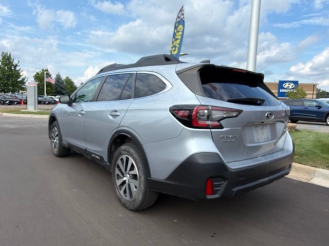 Used 2022 Subaru Outback Premium AWD/4WD image 2