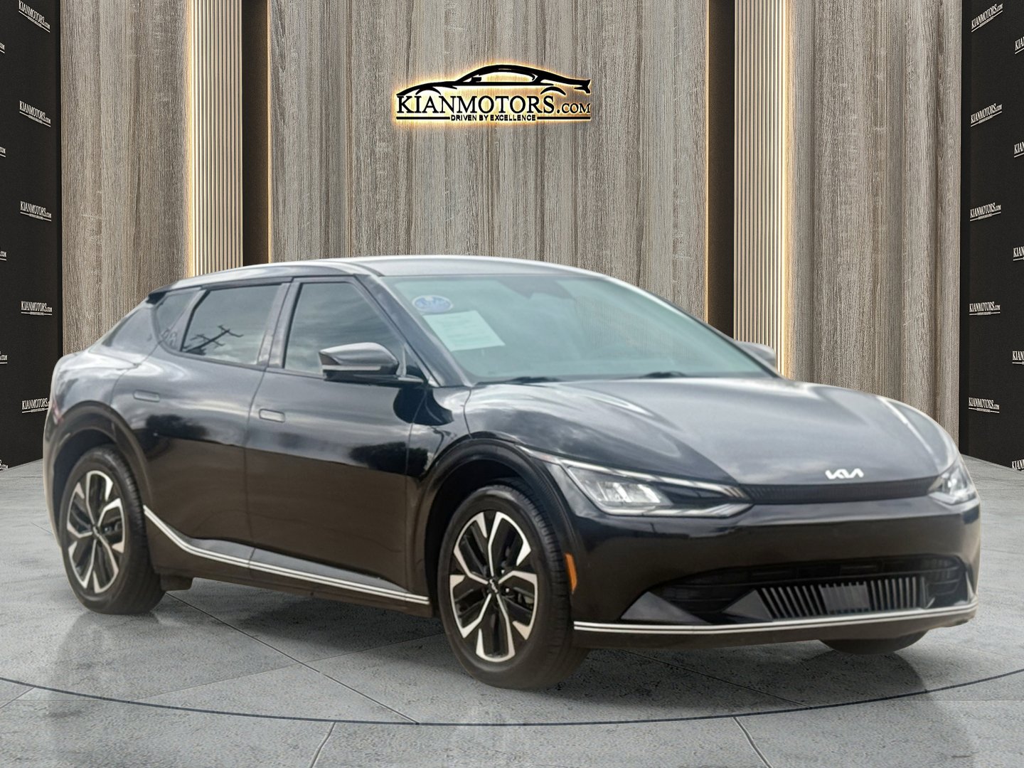 Used 2022 Kia EV6 Wind image 1