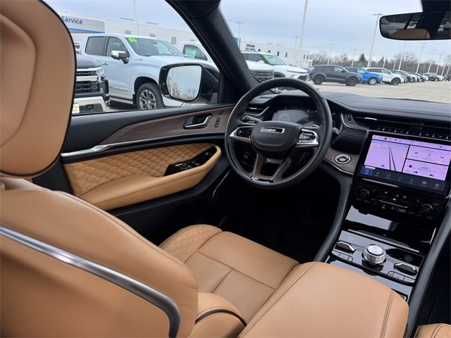 Used 2025 Jeep Grand Cherokee L Summit image 16