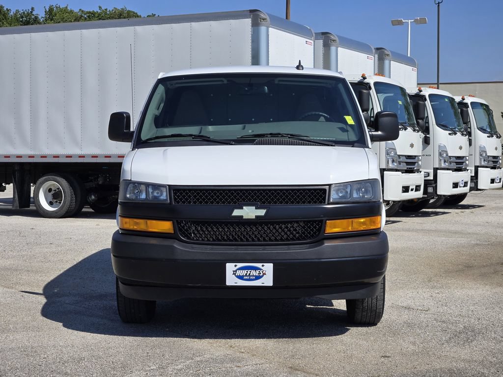 Used 2021 Chevrolet Express 2500 RWD image 2