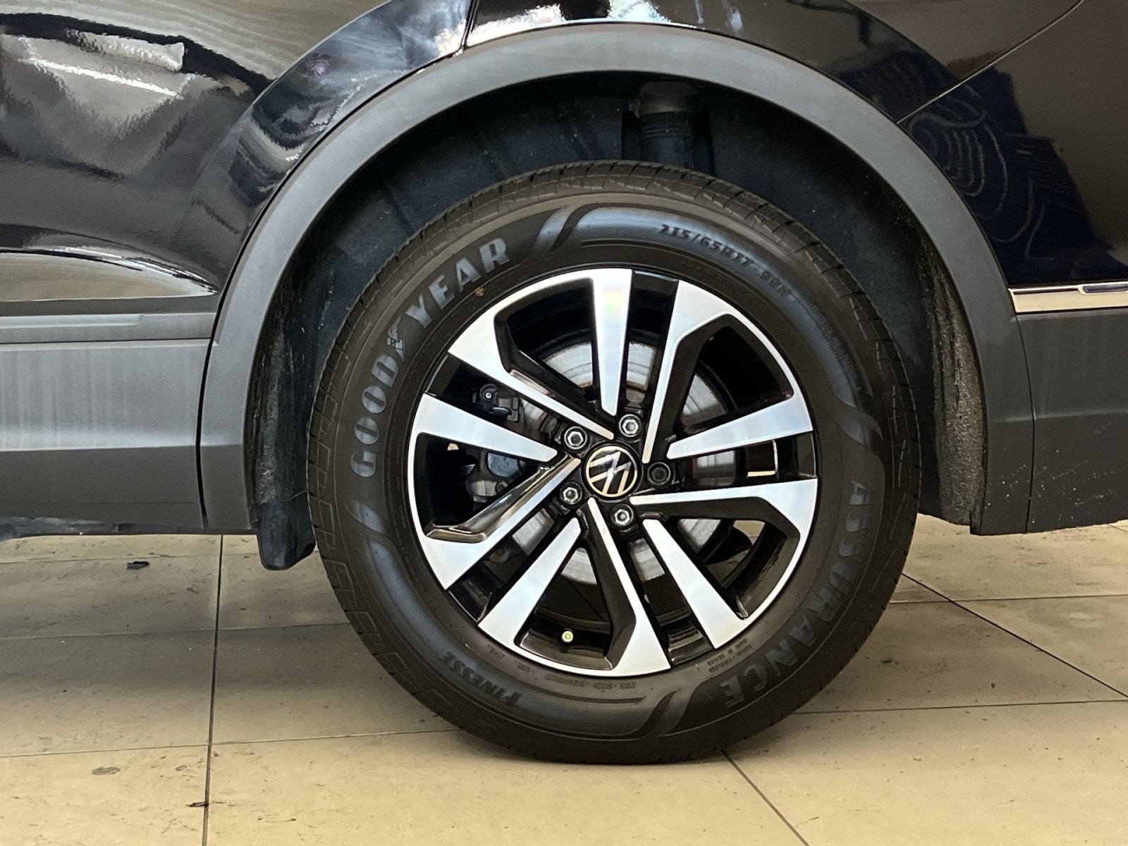 Used 2023 Volkswagen Tiguan S w/ Driver Assistance Package FWD image 11