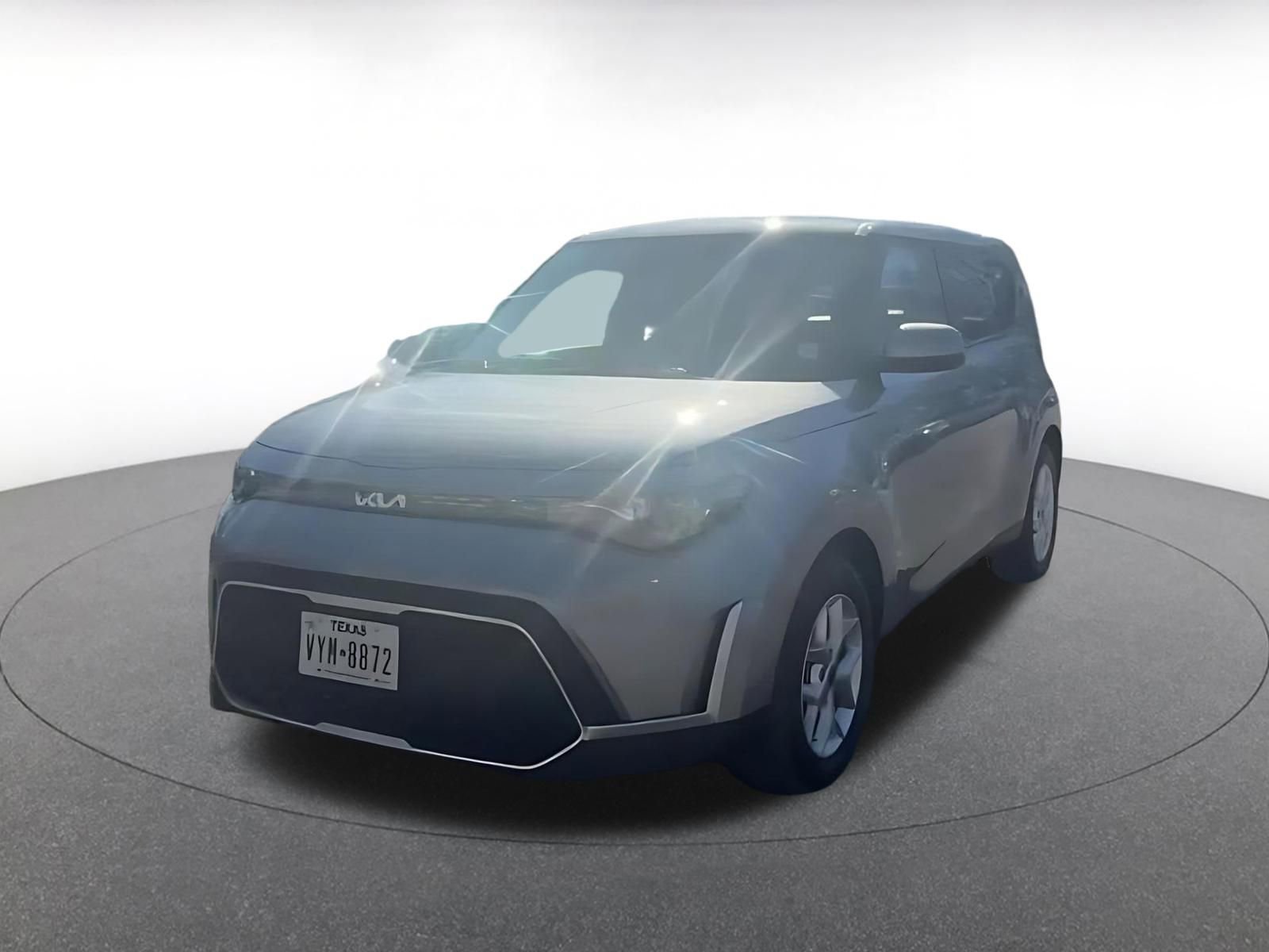 Used 2025 Kia Soul LX w/ LX Technology Package FWD image 7