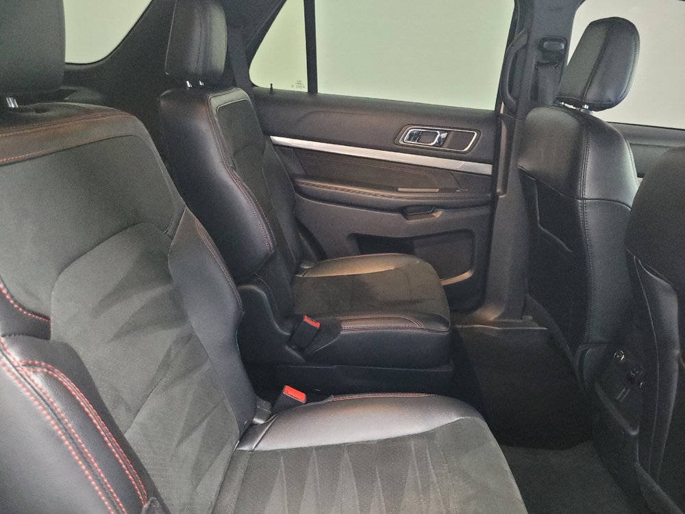 Used 2019 Ford Explorer XLT w/ Equipment Group 202A FWD image 19