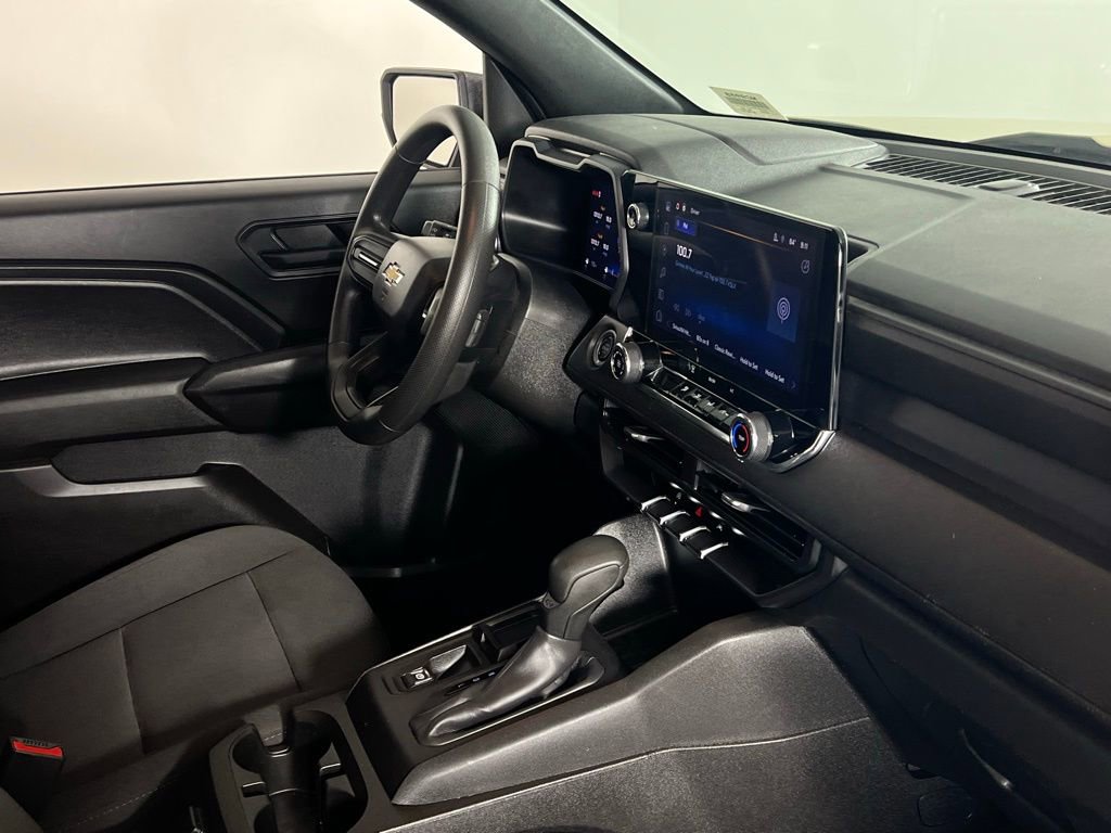 Used 2024 Chevrolet Colorado W/T image 32