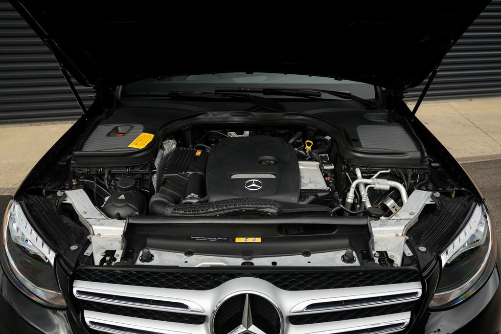 Used 2018 Mercedes-Benz GLC 300 4MATIC image 10