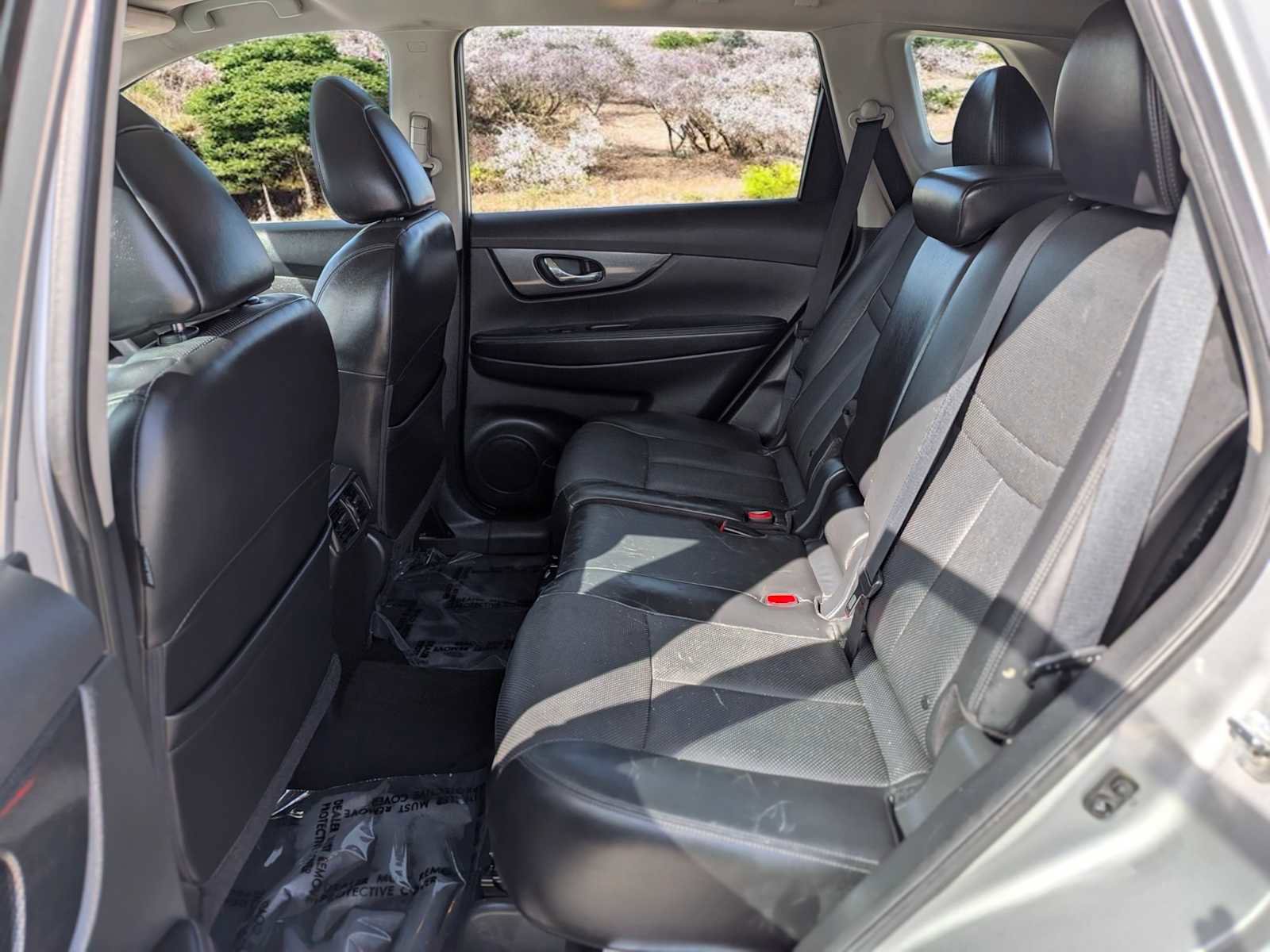 Used 2015 Nissan Rogue SL w/ SL Premium Package image 19
