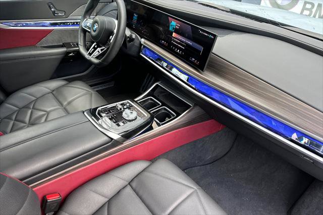 Used 2023 BMW 740i w/ Parking Assistance Package image 14