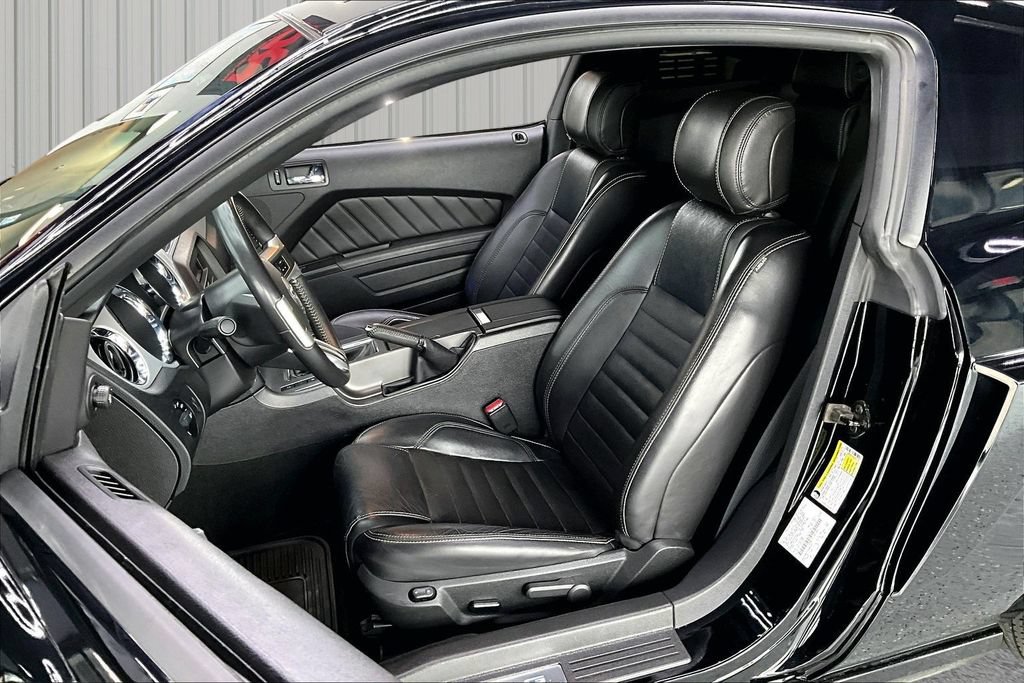 Used 2014 Ford Mustang GT Premium w/ Comfort Package RWD image 20