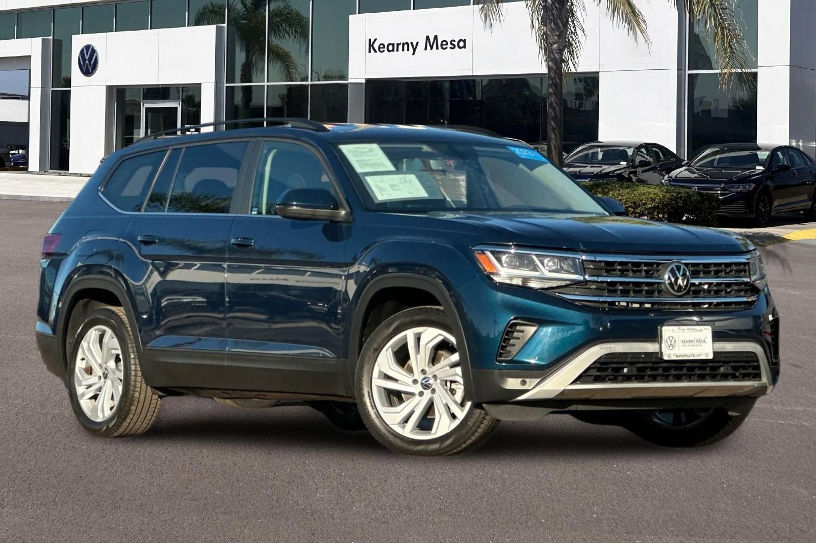 Used 2023 Volkswagen Atlas SE image 2