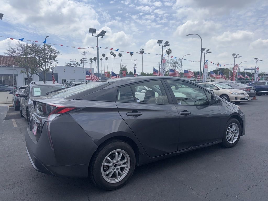 Used 2016 Toyota Prius Two image 4