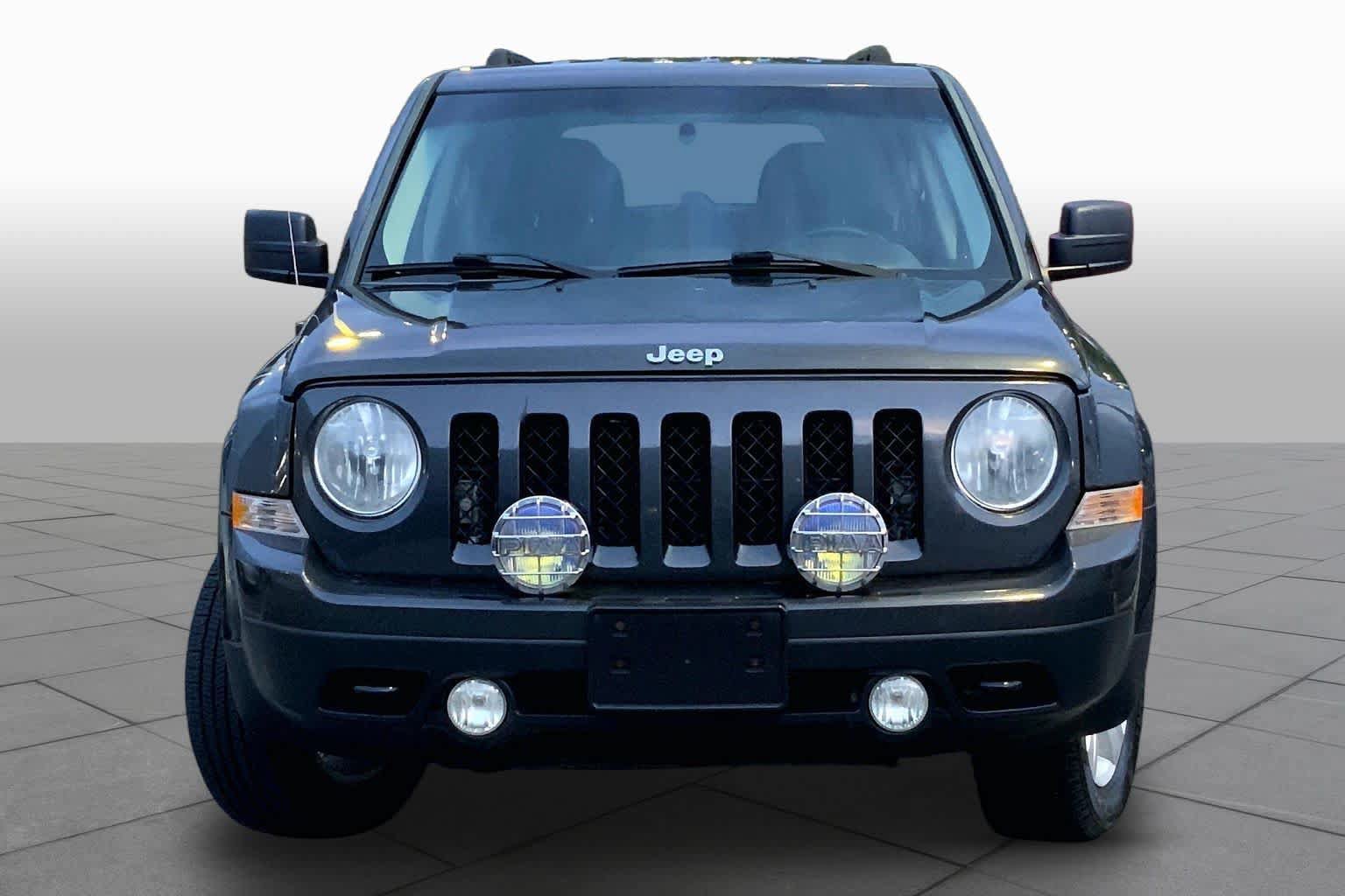 Used 2011 Jeep Patriot Latitude AWD/4WD image 3