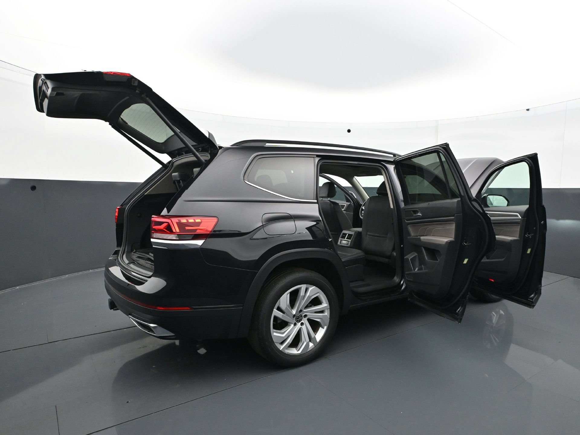 Used 2023 Volkswagen Atlas SE w/ Panoramic Sunroof Package AWD/4WD image 37