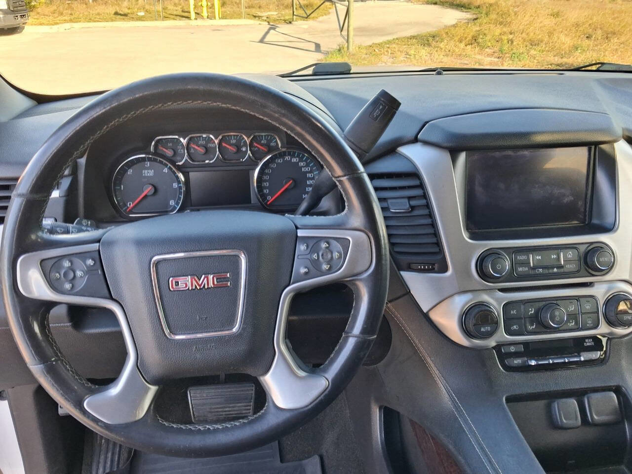 Used 2017 GMC Yukon SLE w/ Convenience Package RWD image 12