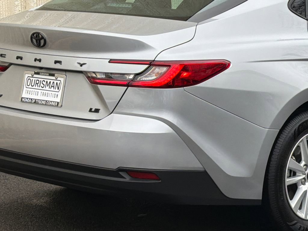 Used 2025 Toyota Camry LE w/ Convenience Package image 7